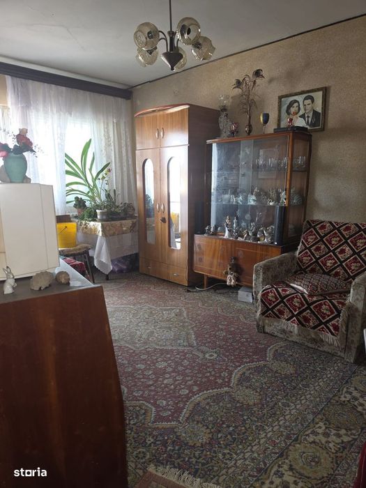 Apartament cu 3 camere decomandate