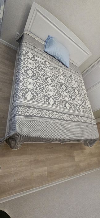 Спальни кровать .