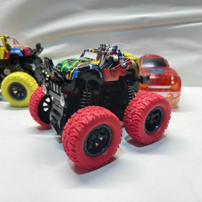 2 masini Off-Road Stunt, graffiti + bonus magic track cu lumini