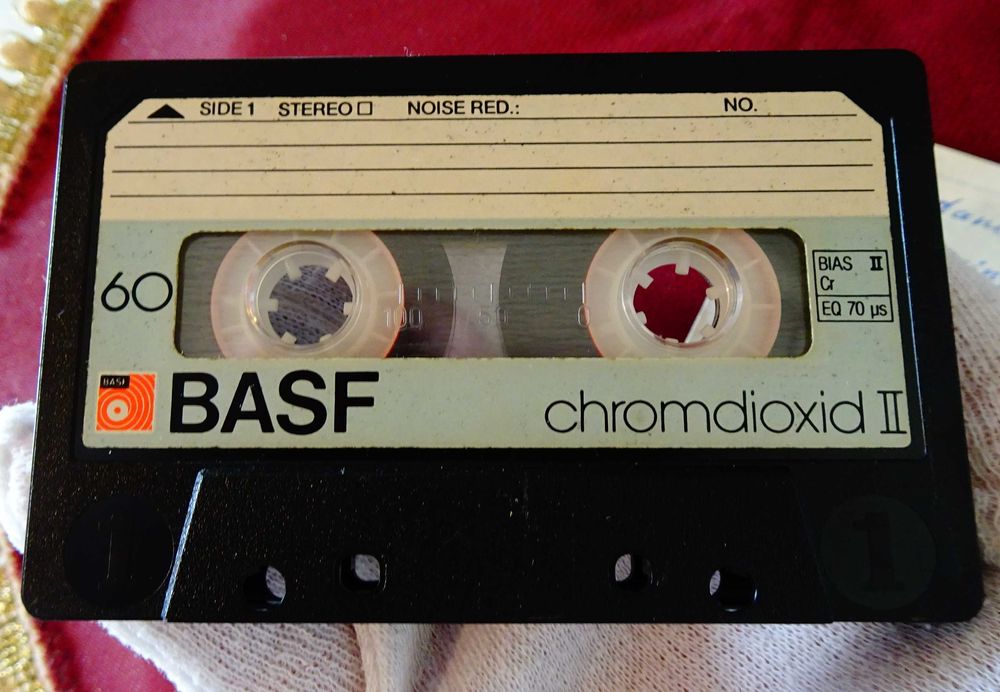 BASF аудиокасета със Santana и Mick Jagger.