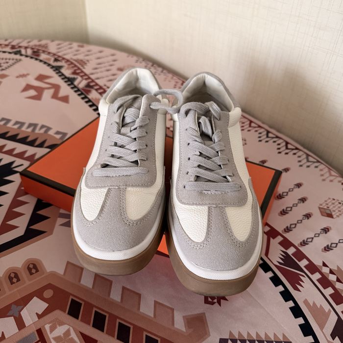 Кроссовки женские