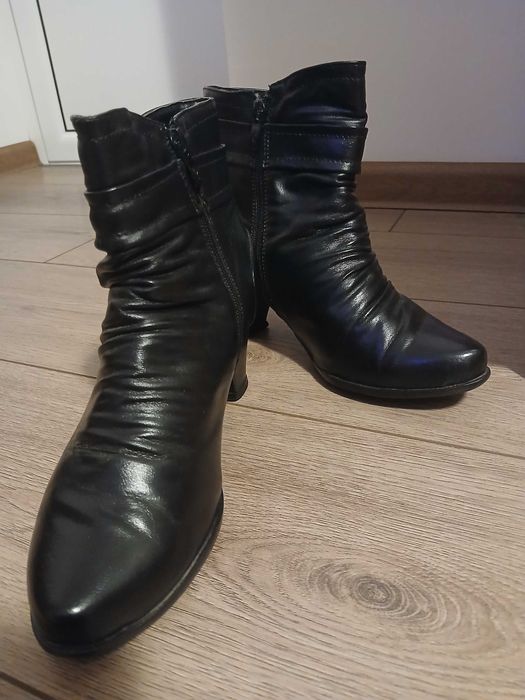 Продавам дамски боти,сабо