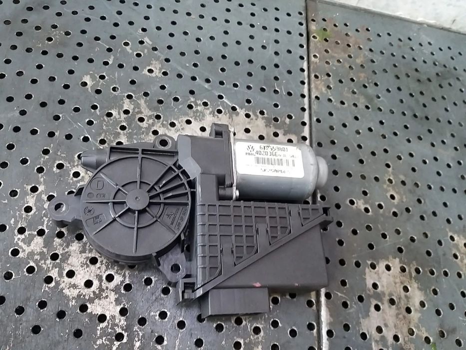 Motoras macara dreapta fata skoda roomster 5j 6y2559801 402036e 440774fr 401355a8