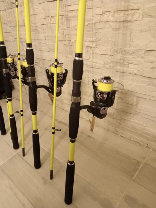 Set 4 Lansete 3m acțiune 100-200gr + 4 Mulinete Cfc 5000