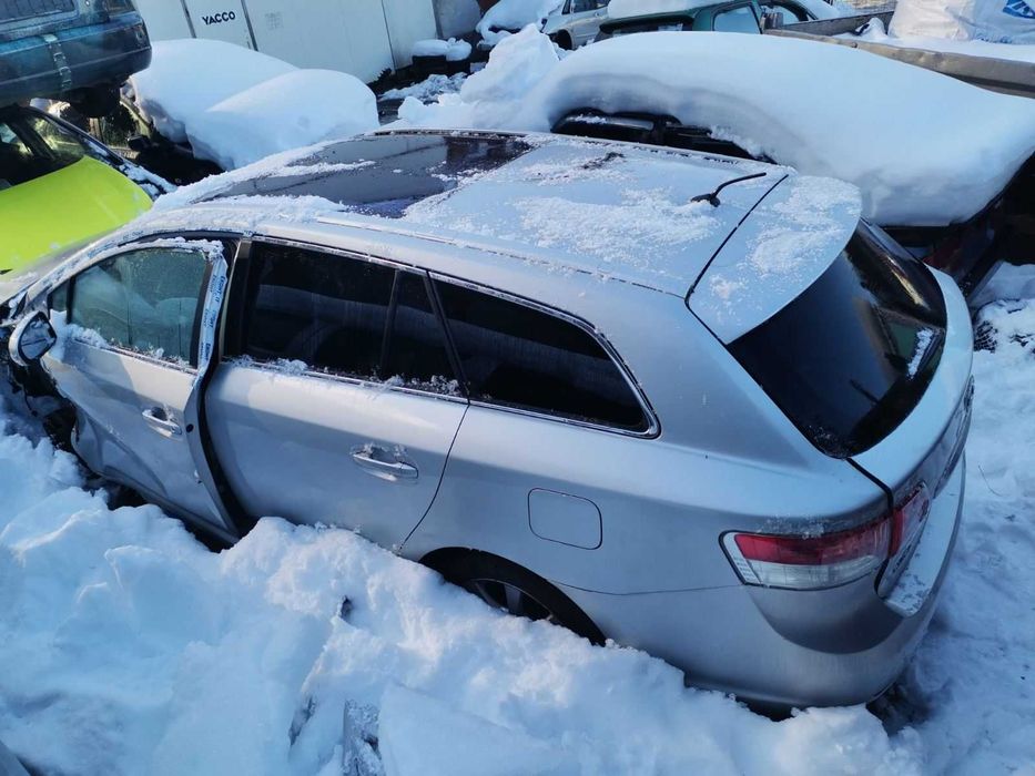 Toyota Avensis T27 2.2 D-CAT 150 / Тойота Авенсис 2011 Година на части