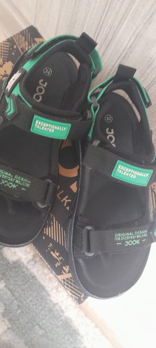 Сандалии для мальчика 32р.