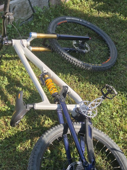 Продам велосипед двухподвесс Commencal clash