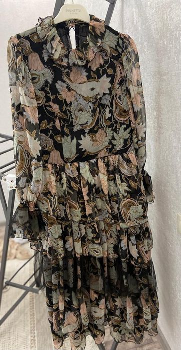 Женский одежда в хорошем состоянии