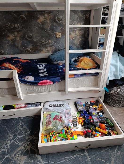 Кровать двухъярусная, дерево