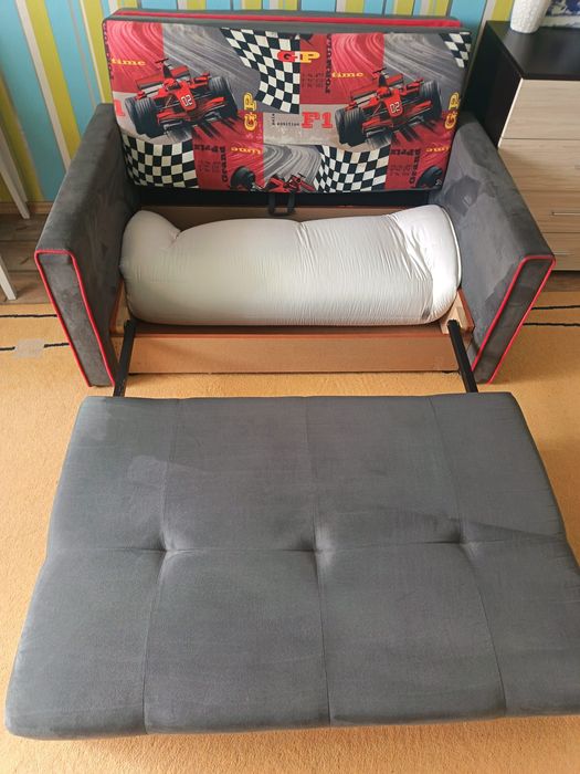 Разтегателно детско диван-легло с матрак – ш.135 см,дължина 190