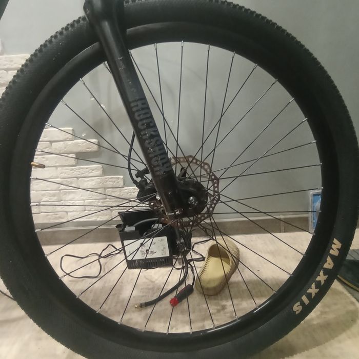 покрышка максис новая