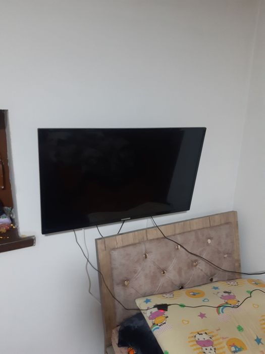 Samsung televizor 32 talik
