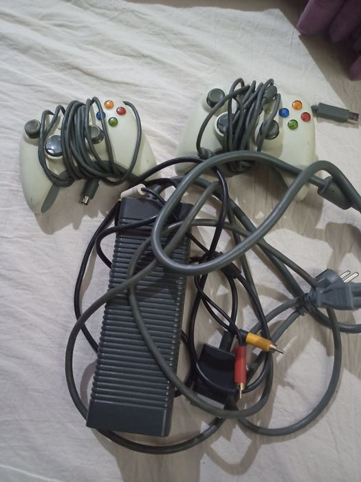 Продается джостики АV кабел для X box 360 fat