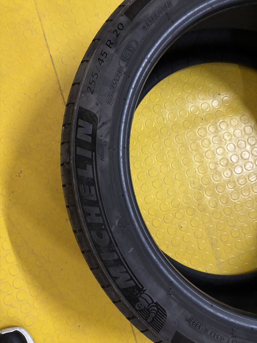Лятна гума MICHELIN 255 45 20 единична