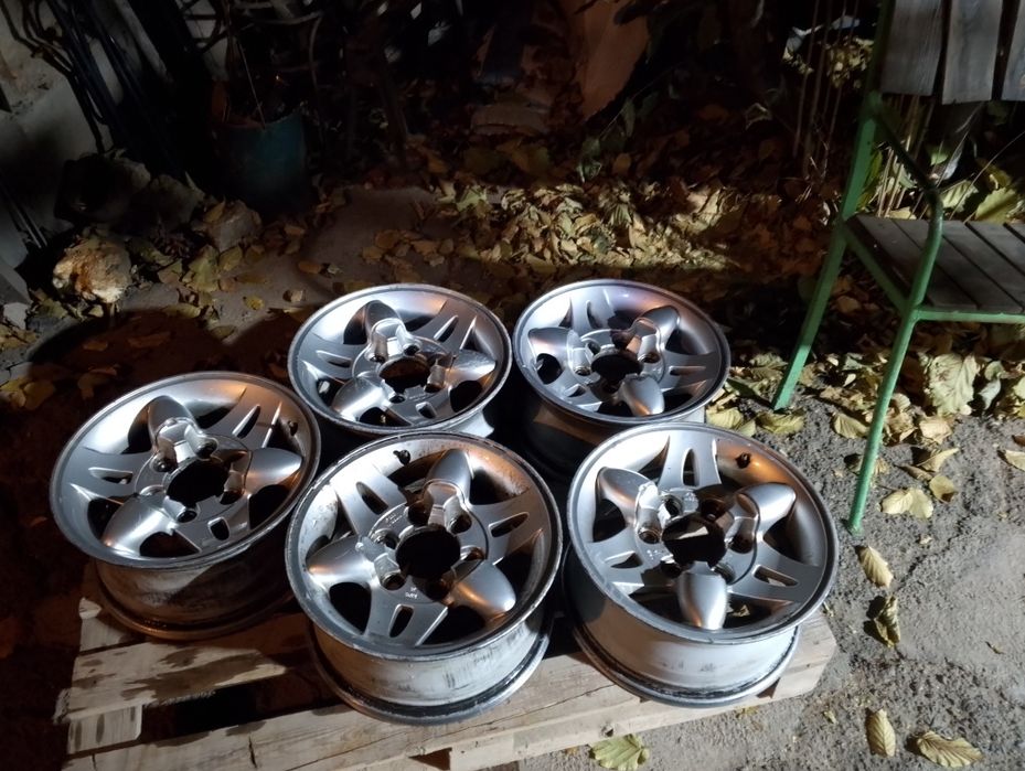 Продам диски на Ниссан мистраль