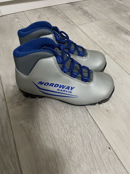 Лыжные ботинки33 р