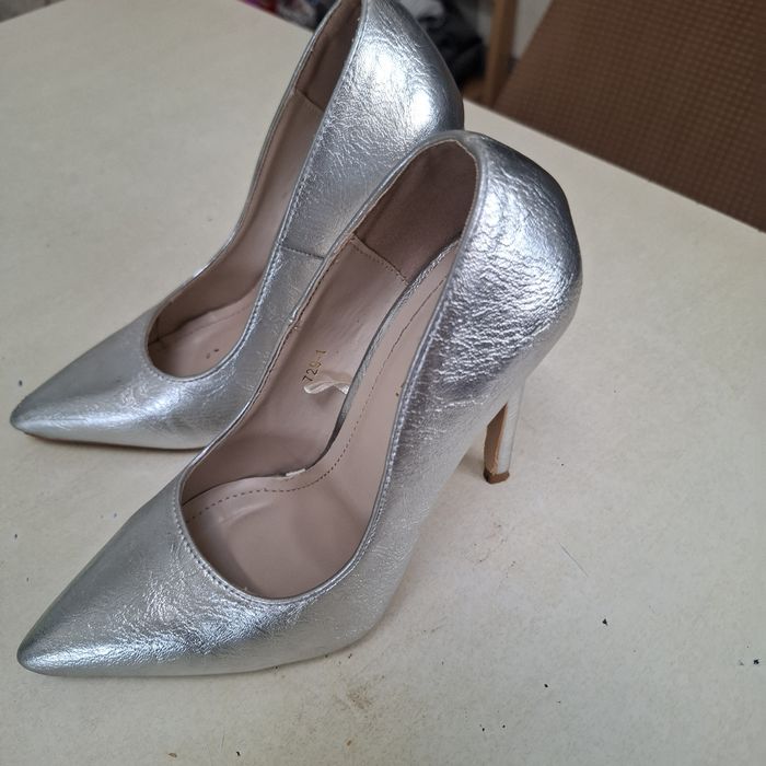 Pantofi cu toc de 10 cm