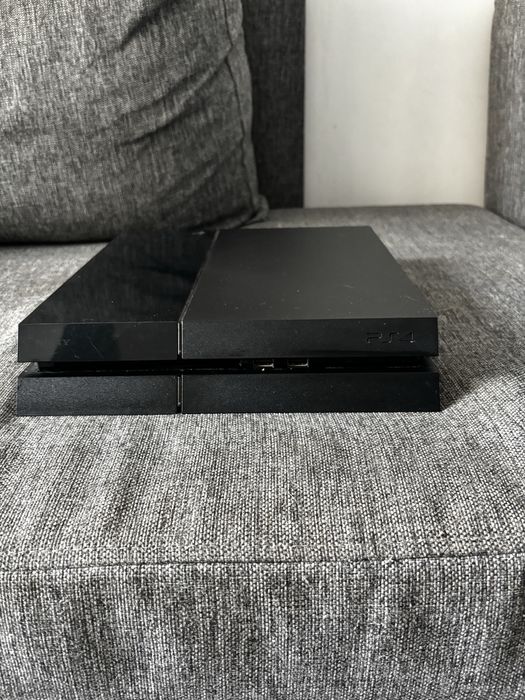 Плейстейшен 4 slim