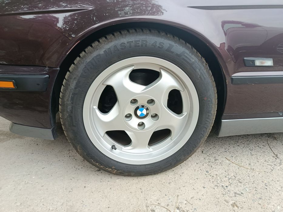 Продаю BMW 520i в кузове е34