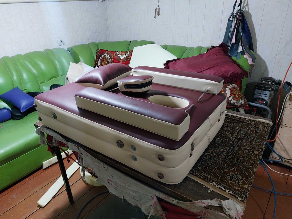 Профессиональная кушетка для массажа