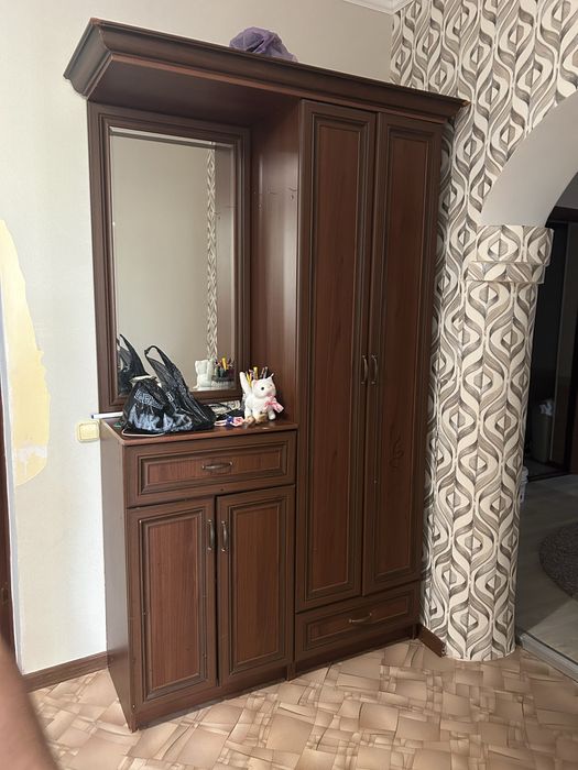 продам шкаф в прихожую