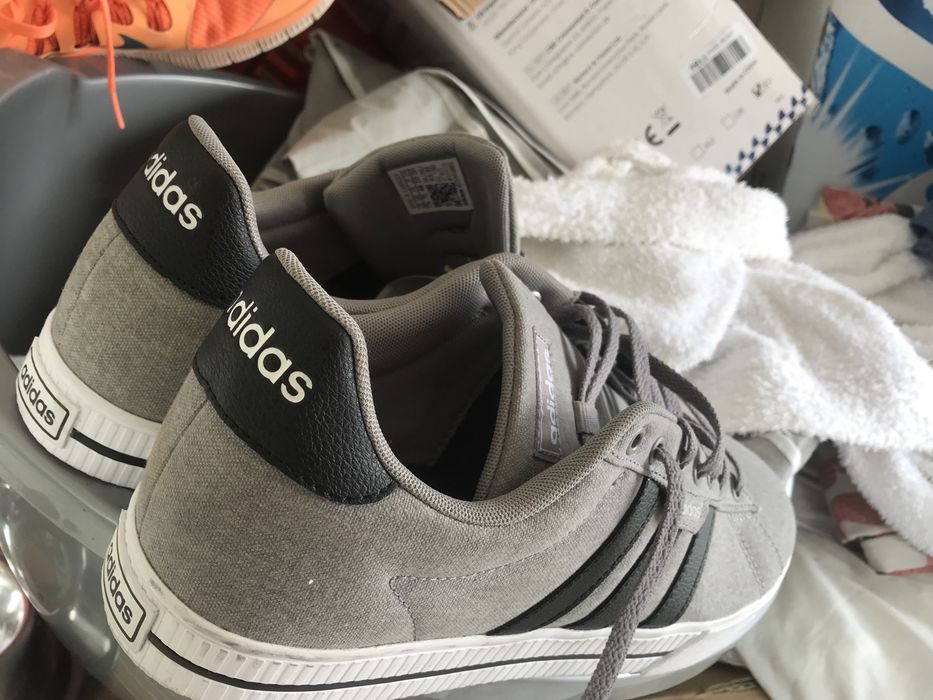 Adidas marimea 46