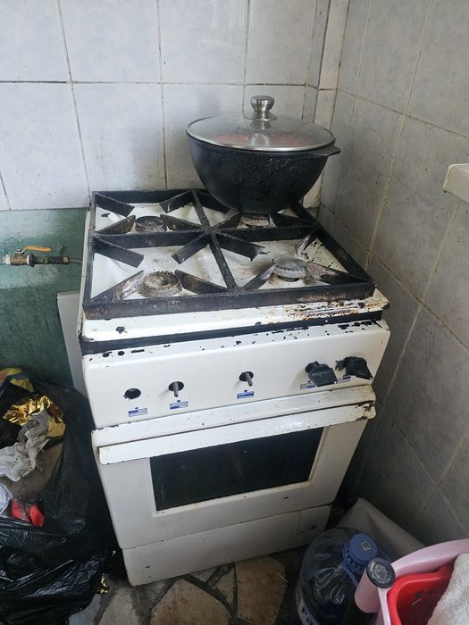 Gaz plita sotiladi
