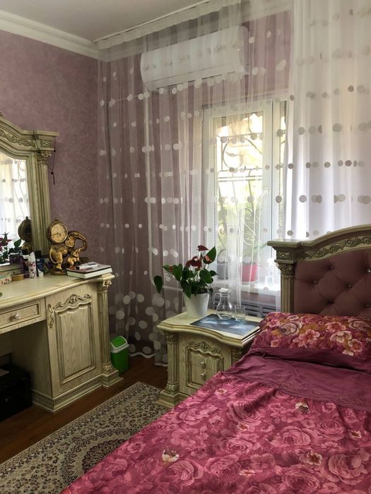 Юнусабад 10 кв. 4/2/5 продаётся квартира