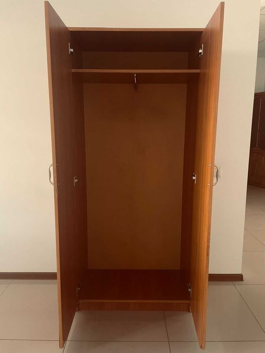 Шкаф 2-х дверный