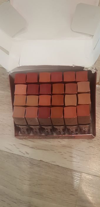 Матовая помада новая