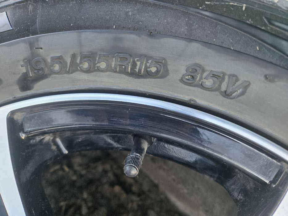 Продам летние шины с дисками