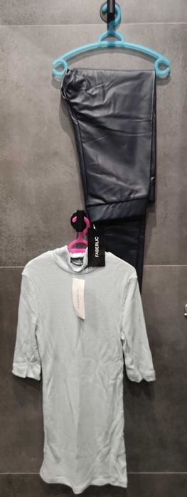 Комплекти от Клин от екокожа и Поло от релефен трикотаж с къс ръкав