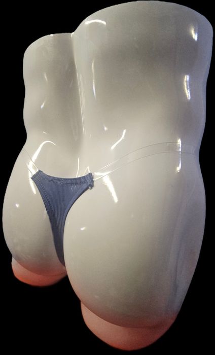 Мужские стринги в наличии