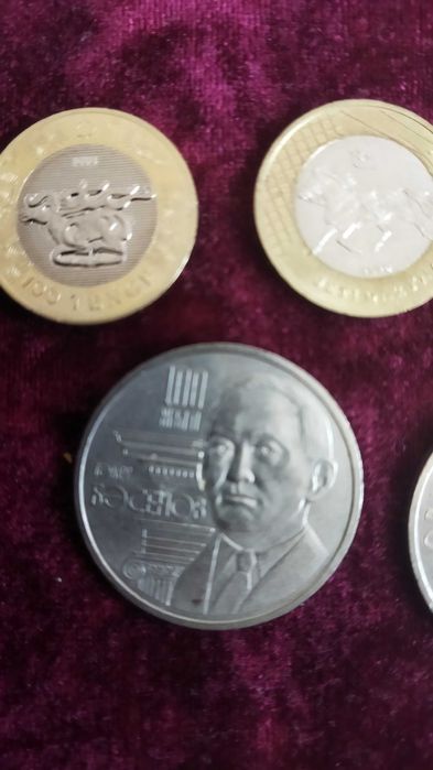 Продам юбилейные монеты.