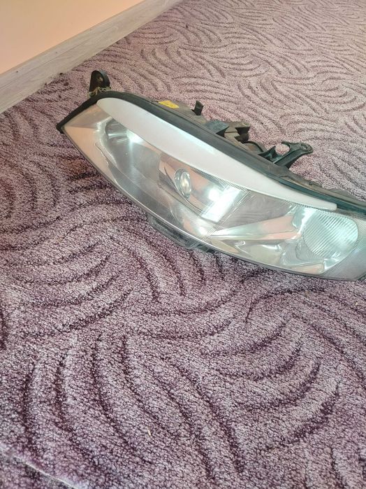 Фарове за opel vectra b 2.2 125 КС. Ксенон