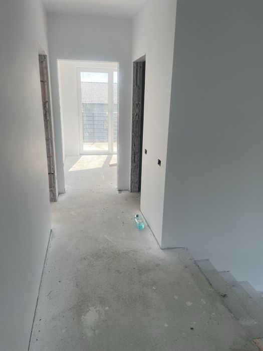 Vand casa individuala