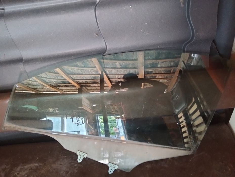 Geam stânga față Nissan Qashqai j11