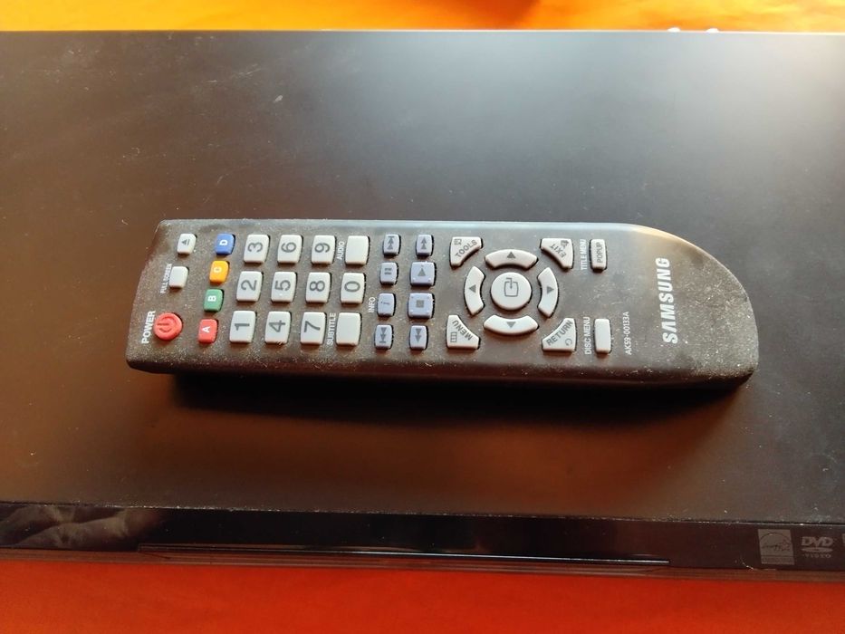 страхотен 3D BLUE RAY USB дивиди плър Самсунг нов внос Германия