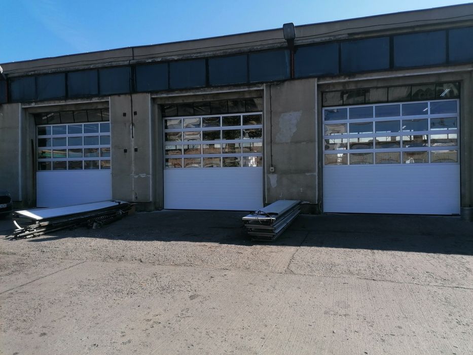 Ușa de garaj rezidențiale și industriale