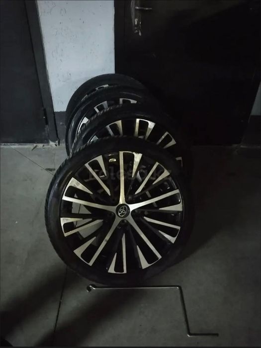 Продам шины R 19