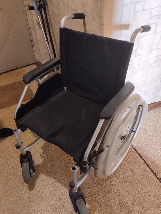 Прогулочьная инвалидная коляска