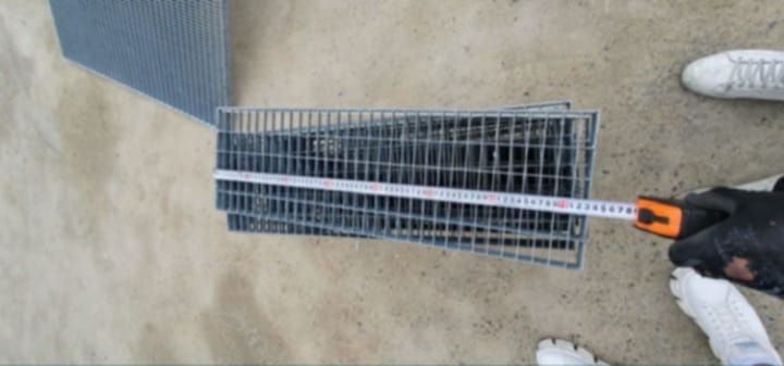 Trepte și gratare zincate