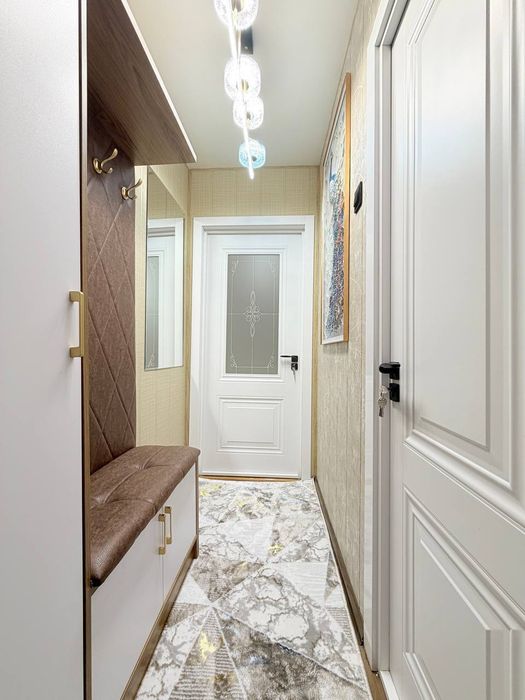 Чиланзар 9 квартал 2 хона 1 этаж  балкон 2*6 метро Мирзо Улугбек якин