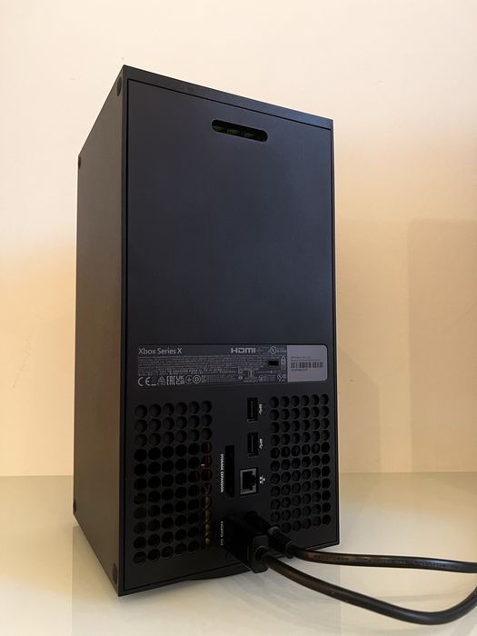 Xbox Series X 1TB SSD + Xbox Game Pass Premium