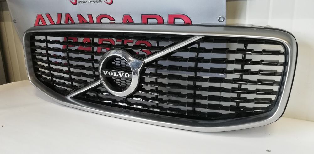 4 броя предна решетки Volvo XC60 2 (2017-2023)