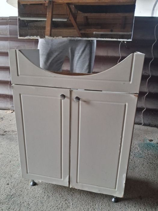 Donez chiuveta +baterie baie, mască chiuveta și oglinda  baie și calor