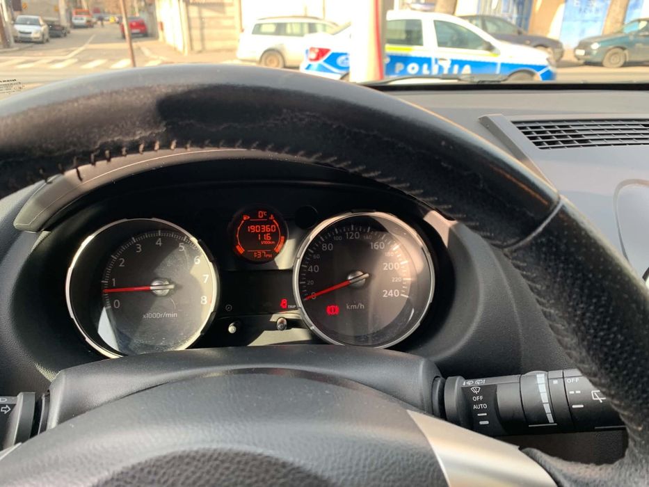 Nissan Qashqai 2010 Motor 2.0 benzina , 200.000  KM  , 4400 negociabil