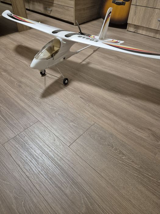 Продавам RC самолети