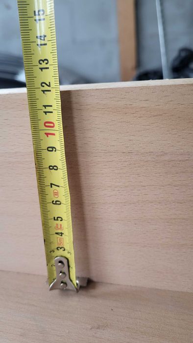 Oтлежали букови стъпала с чело от масив