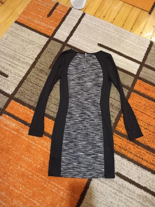 Страхотни дамски рокли размер S и XS